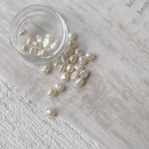 Mix Sizes Pearls 2-4mm Natural